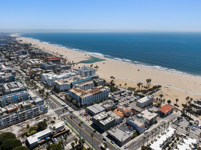 More Photos Of 35 Arcadia Ter, Santa Monica Apartments For Sale