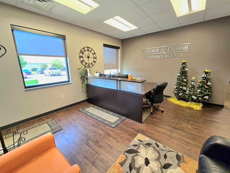 More Photos Of 1545 Associates Dr, Dubuque Office For Lease