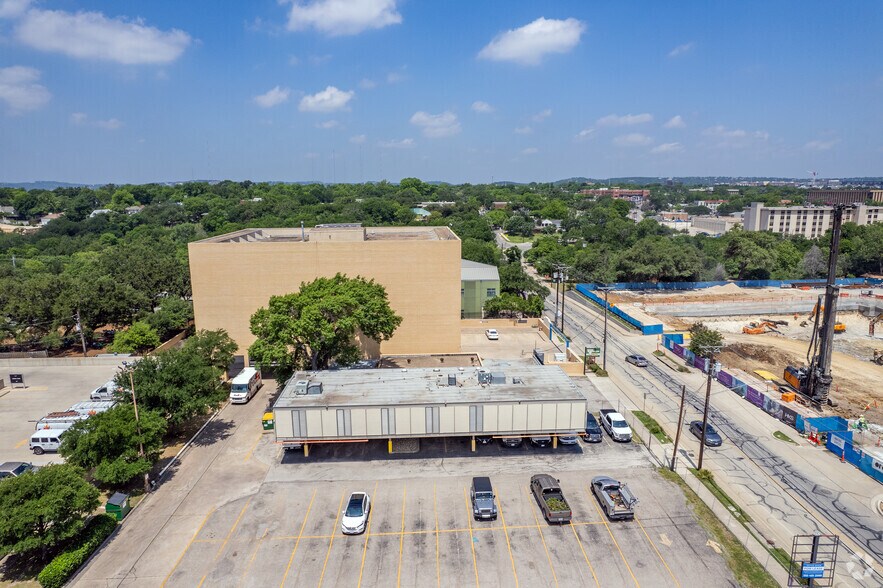 More Photos Of 1305 W 34th St, Austin Medical For Lease