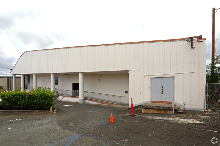 More Photos Of 2200 Kamehameha Hwy, Honolulu Storefront Retail Office For Lease
