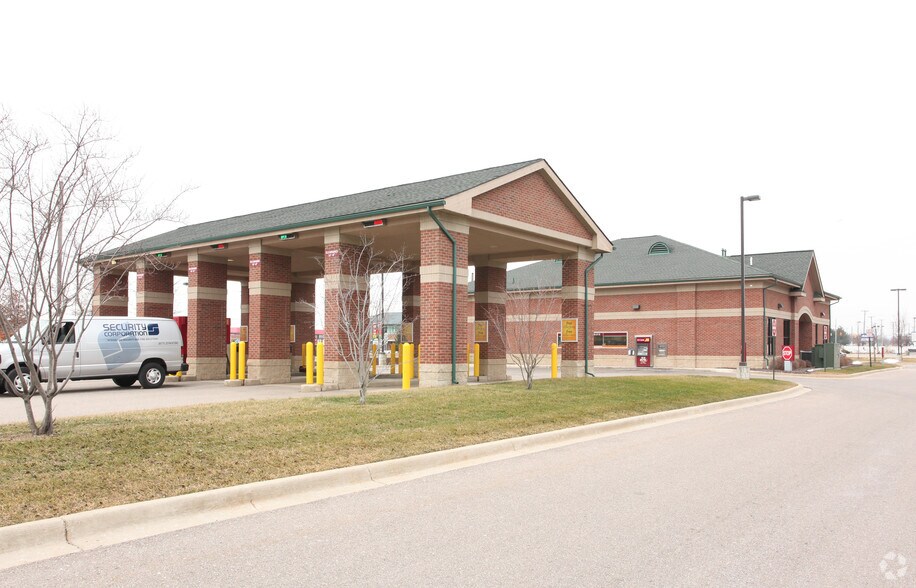 More Photos Of 25488 Michigan Ave, Dearborn Heights Bank For Sale