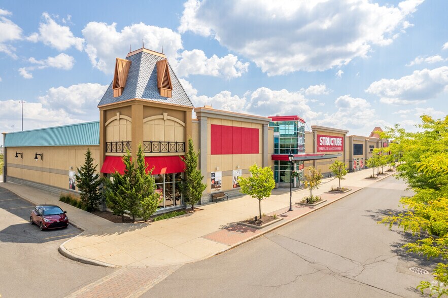 More Photos Of 2800-2860 Prom Saint-Honoré, Boisbriand Unknown For Lease