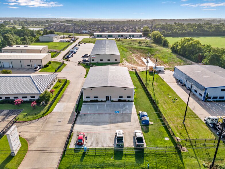 Primary Photo Of 21627 Rhodes Rd, Spring Warehouse For Lease