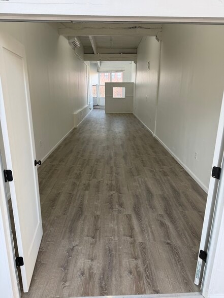 More Photos Of 60 Dickerson St, Newark Light Manufacturing For Lease