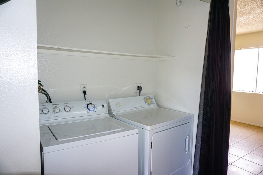 More Photos Of 2859 Wheelwright Dr, Las Vegas Apartments For Sale