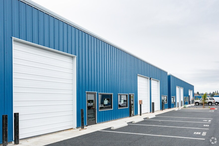 More Photos Of 12308 NE 56th St, Vancouver Warehouse For Lease