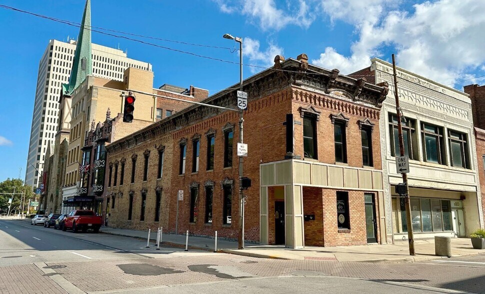 More Photos Of 624 Adams St, Toledo Office For Sale