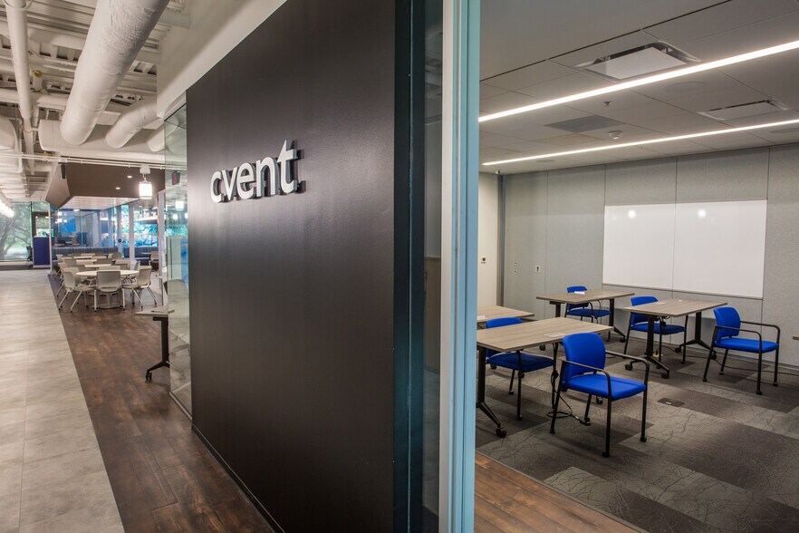 More Photos Of 4001 W Parmer Ln, Austin Office For Lease