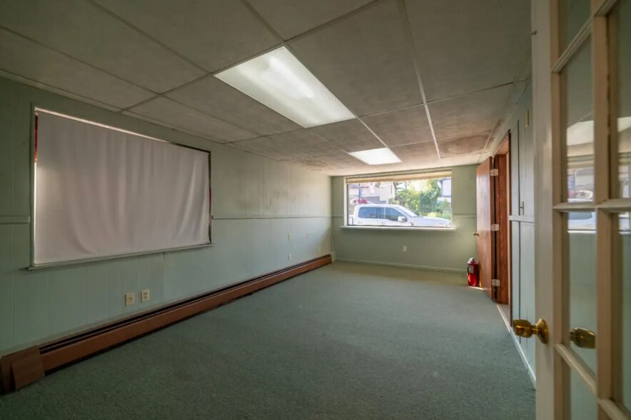 More Photos Of 1773 Superior St, Three Lakes Office For Sale