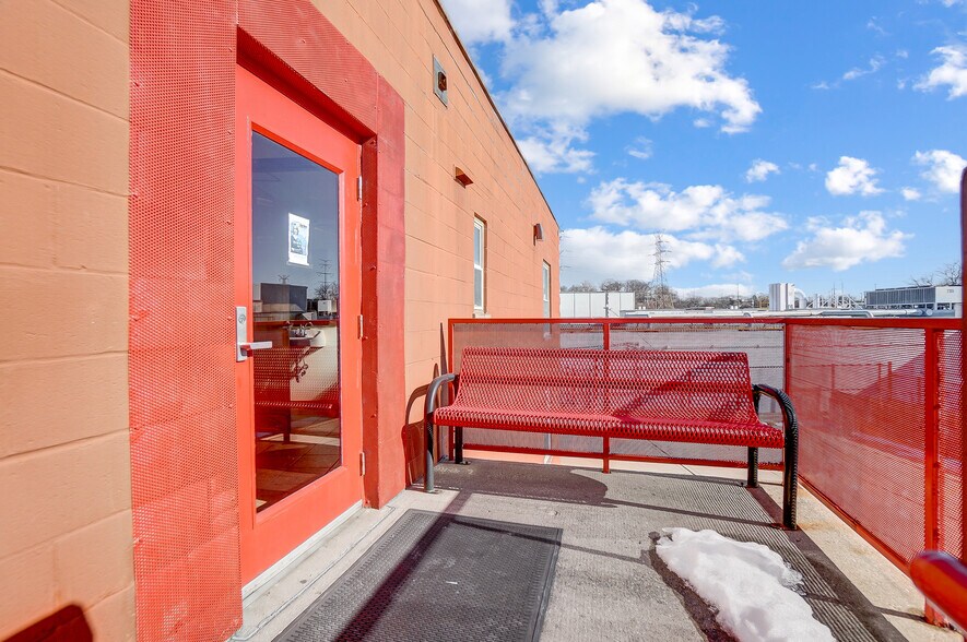 More Photos Of 3925-3927 Brotherton Rd, Cincinnati Office For Sale