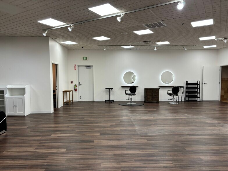 More Photos Of 451-465 Canyon del Rey Blvd, Del Rey Oaks Unknown For Lease