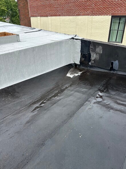 More Photos Of 12 Park Pl, Hudson Storefront Retail Residential For Lease