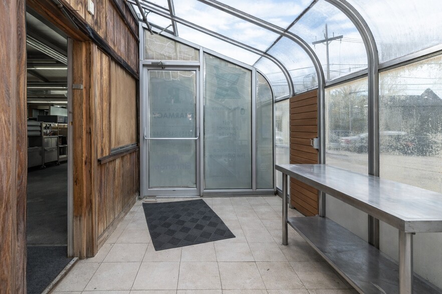 More Photos Of 203 W State St, Doylestown General Retail For Sale