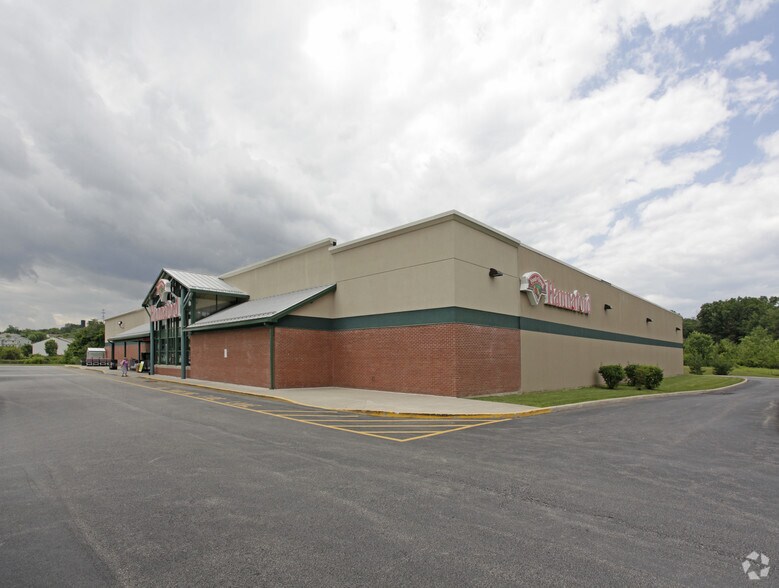 Primary Photo Of 31 Ted Dr, Pine Bush Supermarket For Sale