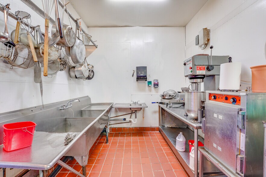 More Photos Of 340 W Grand Ave, Escondido Restaurant For Sale