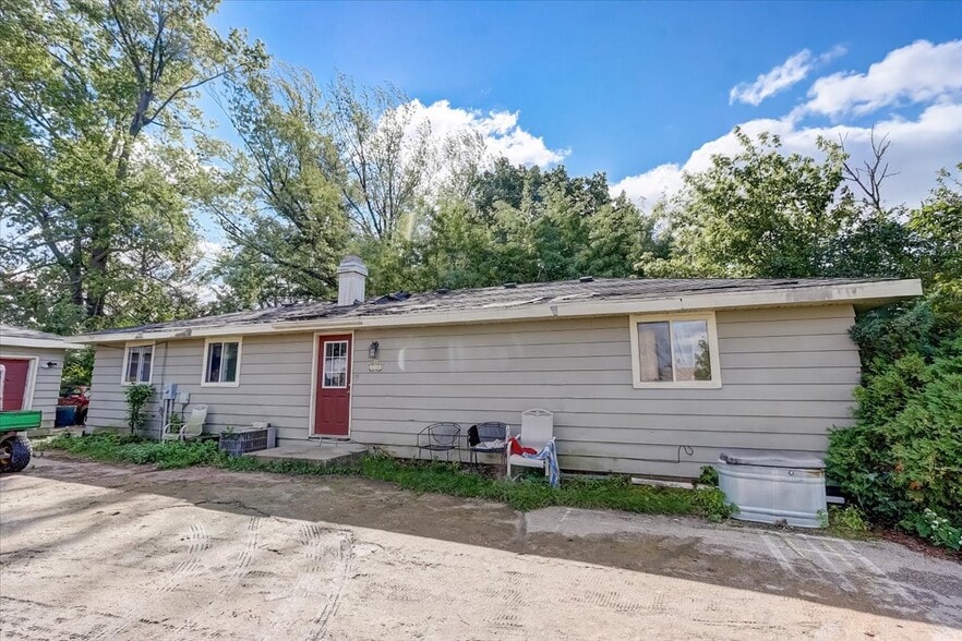 More Photos Of 800 S Main St, Lake Mills Golf Course Driving Range For Sale