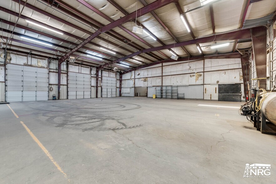 More Photos Of 800 S Meadow Ave, Odessa Warehouse For Sale