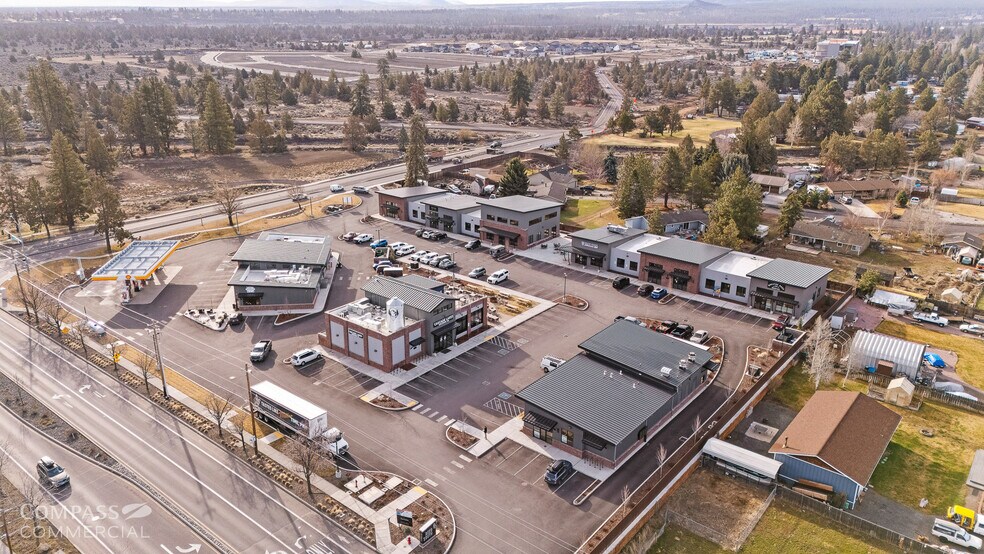 More Photos Of 21185 Reed Market Rd, Bend Storefront Retail Office For Lease