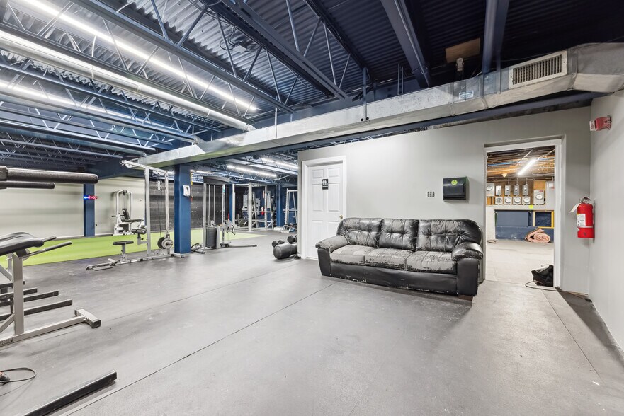 More Photos Of 322 Wanaque Ave, Pompton Lakes Storefront For Lease