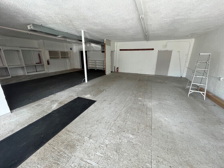 More Photos Of 3150 Lincoln Way NW, Massillon General Retail For Sale