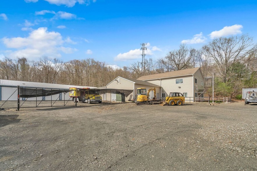 More Photos Of 8 Route 80, Killingworth Warehouse For Lease