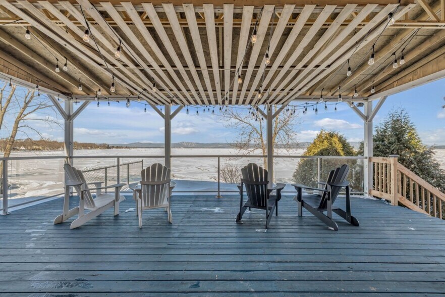 More Photos Of 195 Boul Blais E, Berthier-sur-mer Hotel For Sale
