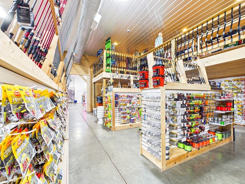 More Photos Of 13520 Emerson Ave, Williamstown General Retail For Sale