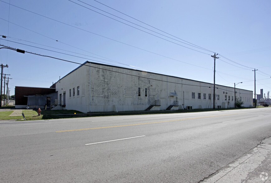 More Photos Of 6100 Centennial Blvd, Nashville Warehouse For Lease