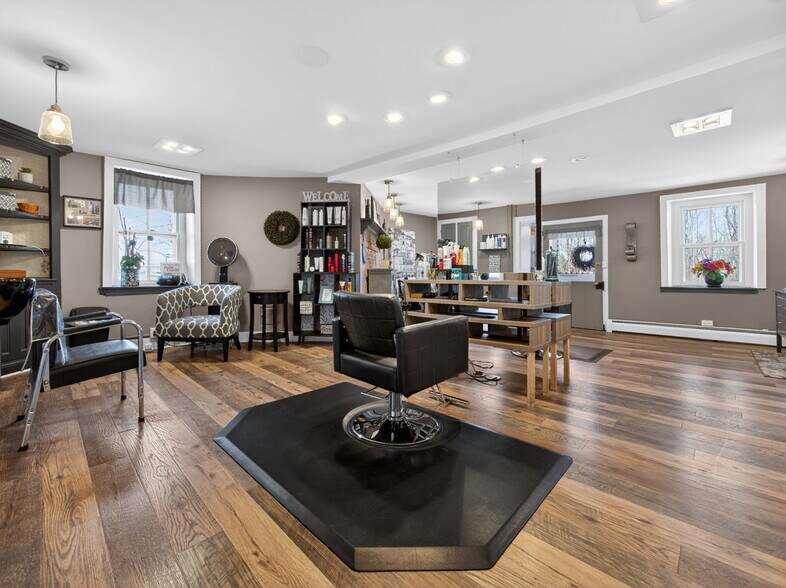 More Photos Of 1434-1436 W Broad St, Quakertown Office For Sale