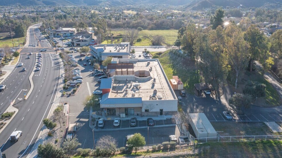 More Photos Of 32395A-32395B Clinton Keith Rd, Wildomar Unknown For Lease