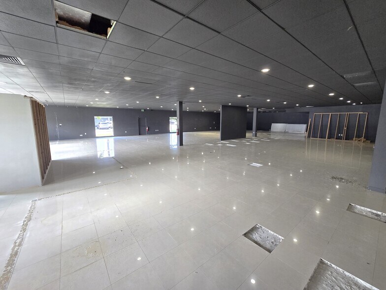More Photos Of 5401 N Federal Hwy, Fort Lauderdale Freestanding For Sale