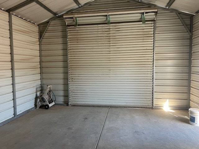 More Photos Of 685 Industrial Blvd, Delta Warehouse For Lease