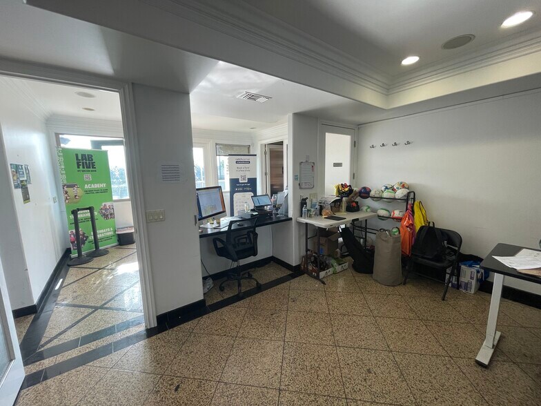 More Photos Of 14000 Halldale Ave, Gardena Industrial For Sale