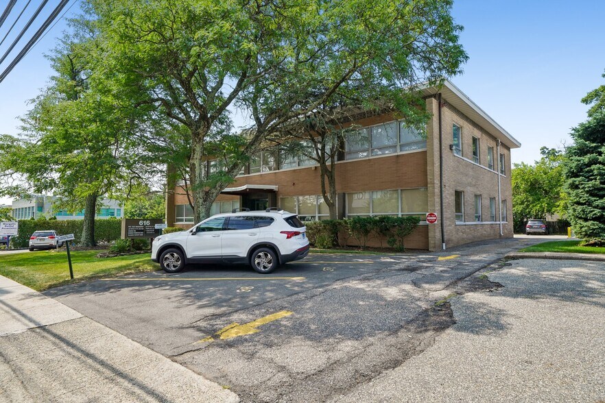 More Photos Of 616 E Palisade Ave, Englewood Cliffs Office For Sale