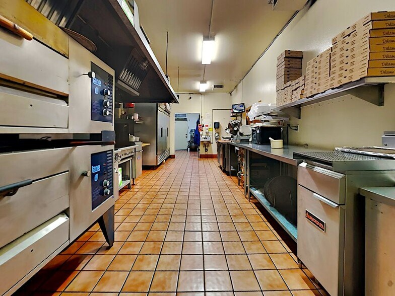 More Photos Of 6176 Atlantic Blvd, Long Beach Restaurant For Sale