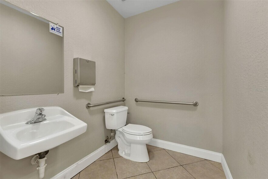 More Photos Of 701 JC Center Ct, Port Charlotte Storefront Retail Office For Sale