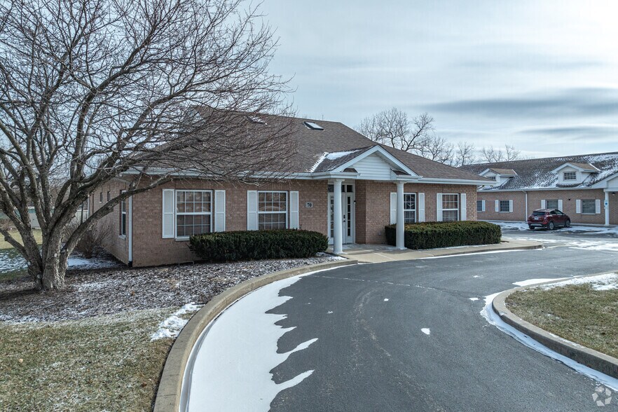 More Photos Of 70 McDonald Ave, Joliet Office For Sale