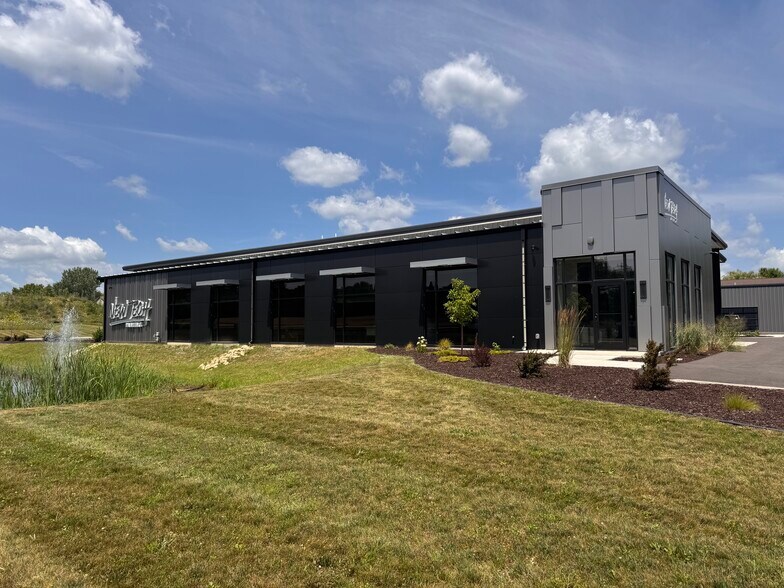 More Photos Of 645 Sandpiper Trl, Cottage Grove Warehouse For Sale