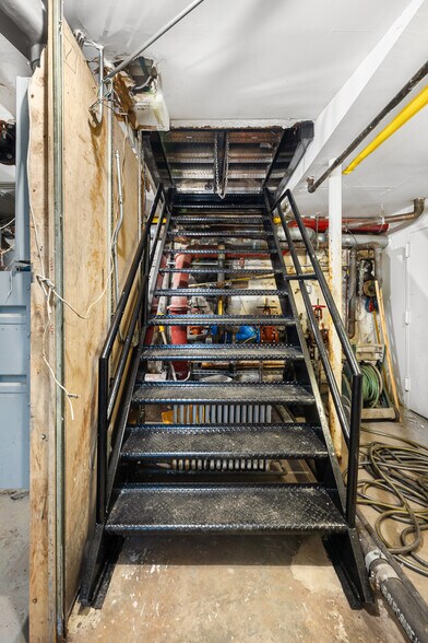 More Photos Of 148 Chambers St, New York Apartments For Lease