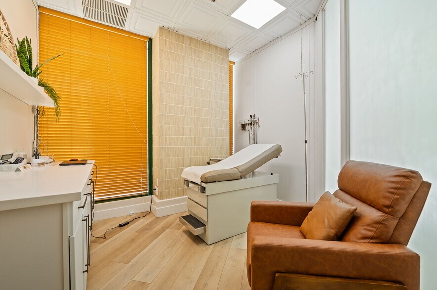 More Photos Of 200 S Andrews Ave, Fort Lauderdale Medical For Sale