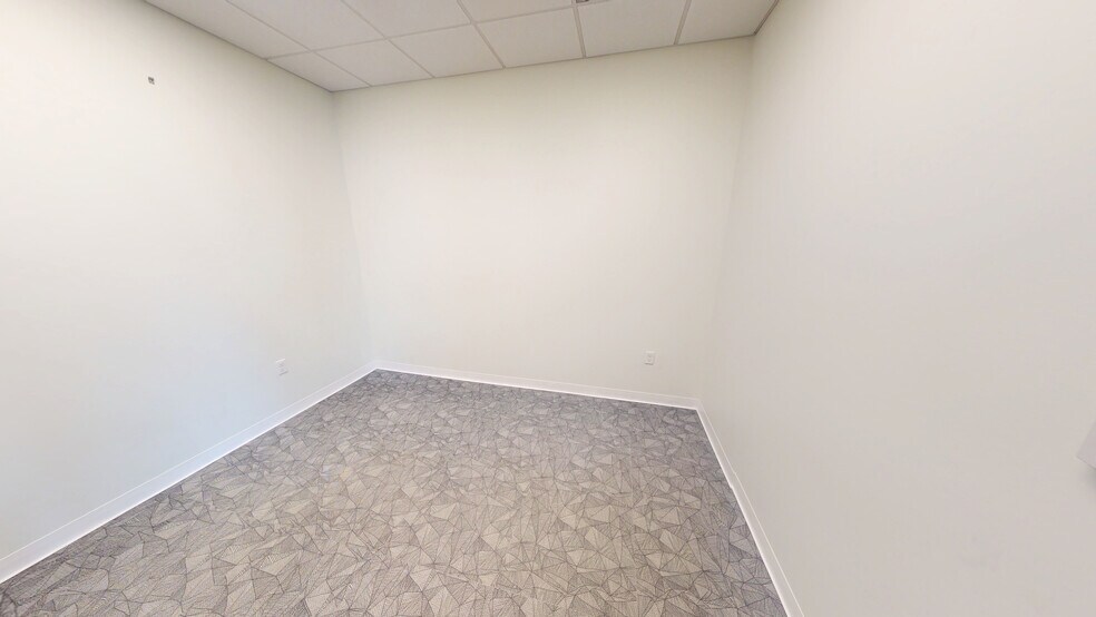 More Photos Of 3701 S Pinnacle Hills Pky, Rogers Bank For Lease