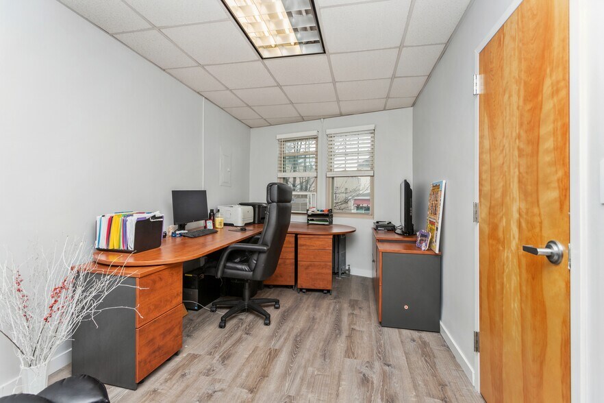 More Photos Of 434-440 White Plains Rd, Eastchester Apartments For Lease
