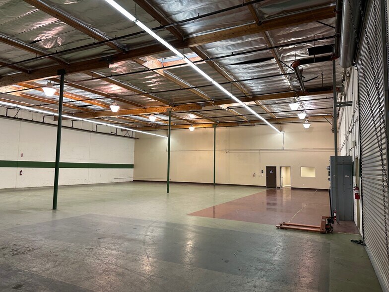 More Photos Of 310 Irving Dr, Oxnard Warehouse For Sale