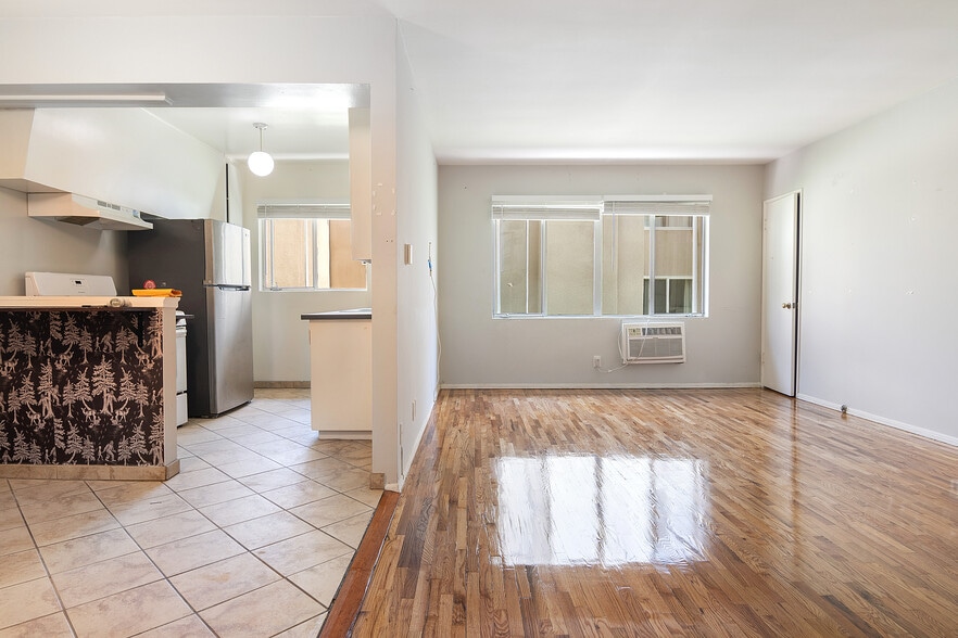 More Photos Of 7261 Franklin Ave, Los Angeles Apartments For Sale