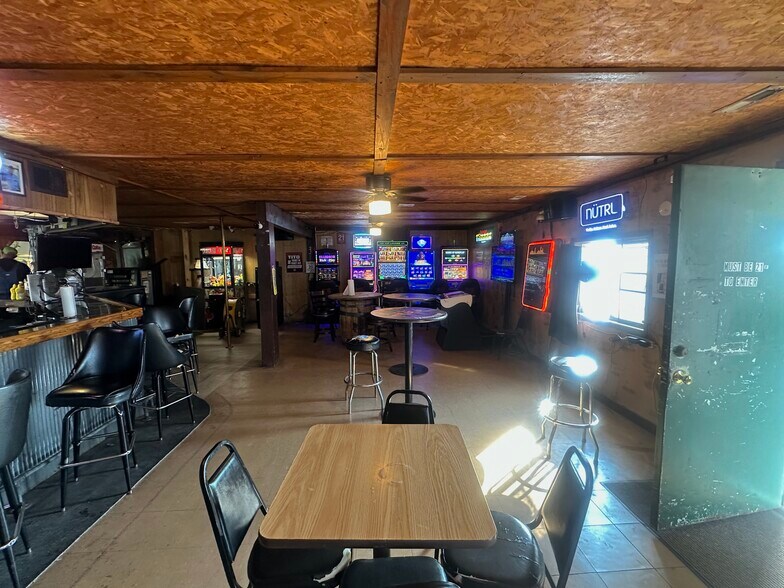 More Photos Of 4602 1625 North Rd, Danvers General Retail For Sale