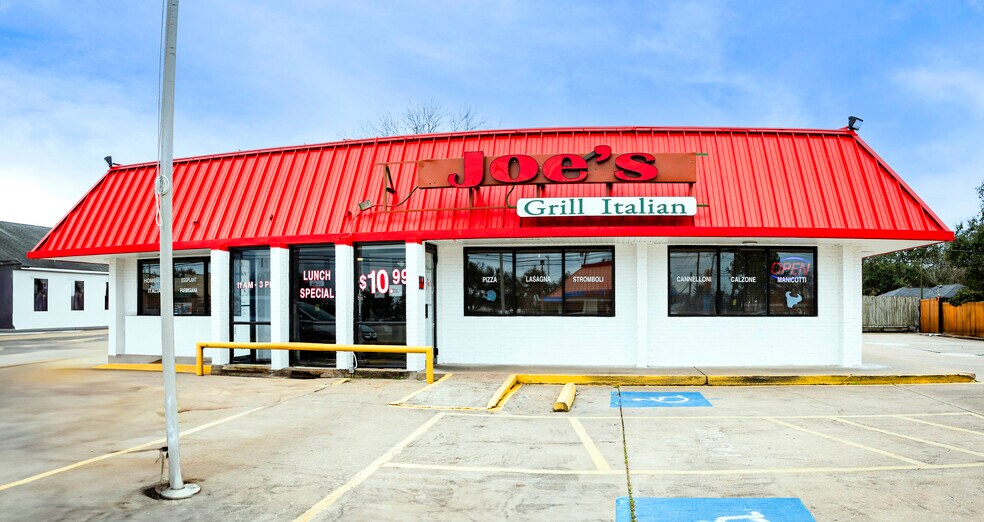 More Photos Of 6926 Spencer Hwy, Pasadena Restaurant For Sale