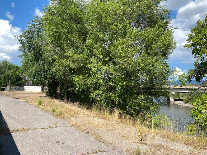 More Photos Of 1300 Clark Fork Dr, Missoula Freestanding For Sale