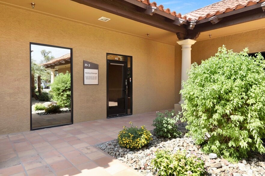 More Photos Of 5620 W Thunderbird Rd, Glendale Medical For Sale