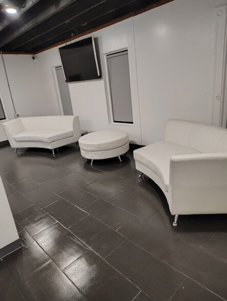 More Photos Of 1443-1449 E Main St, Rochester General Retail For Sale