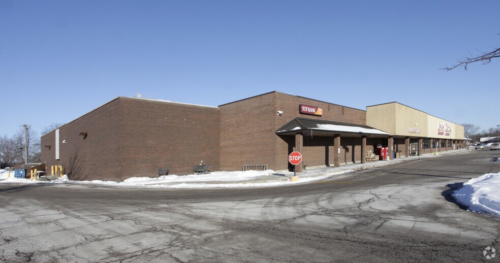 More Photos Of 1456-1500 Lee St, Des Plaines Freestanding For Lease